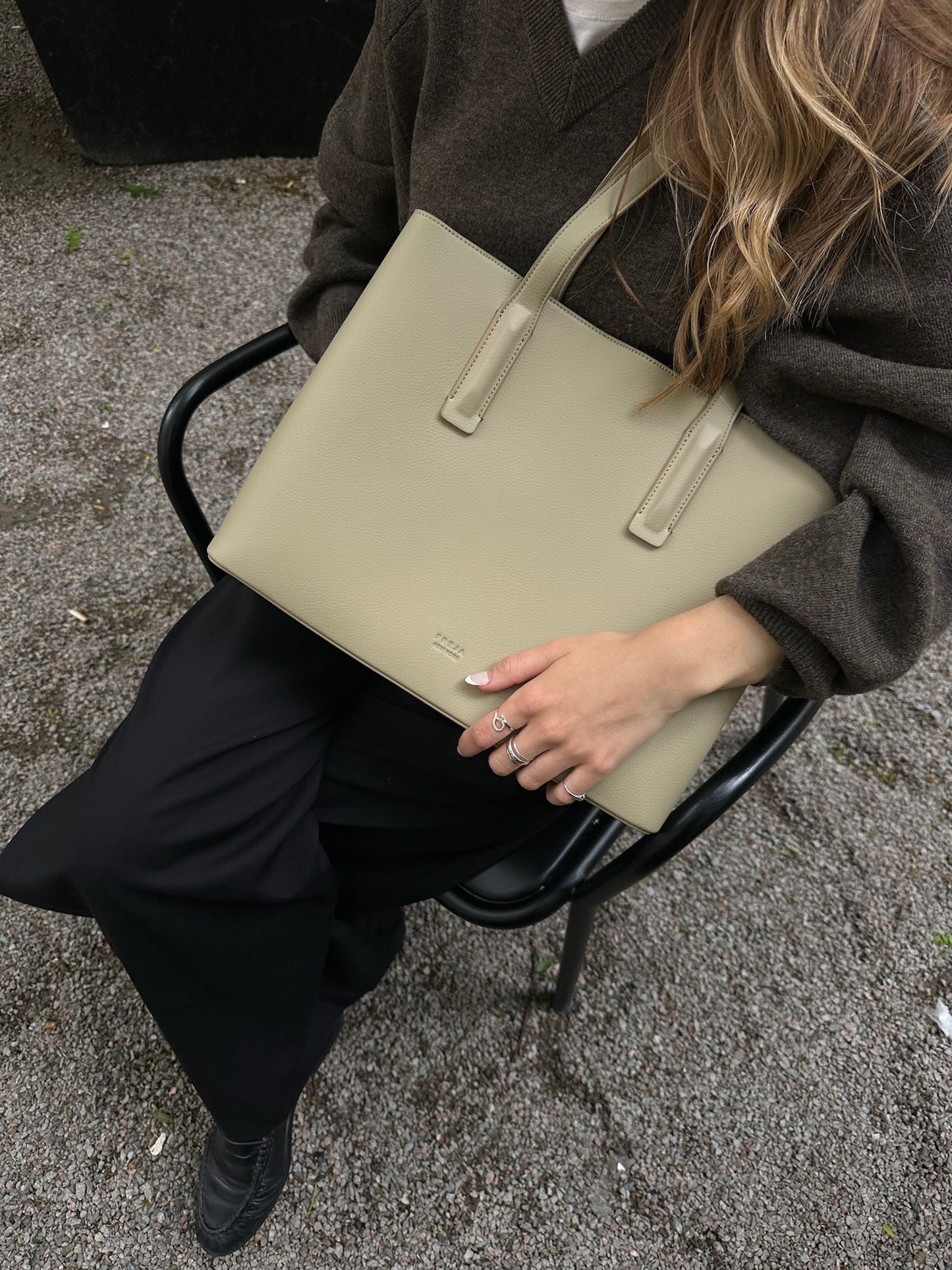 Linnea Tote Sand