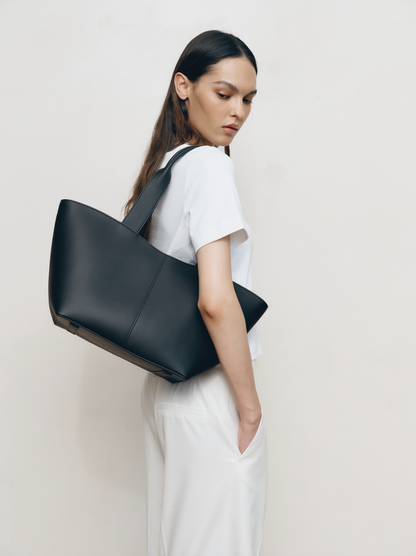 Bleecker Tote Black