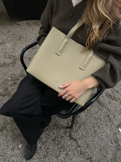 Linnea Tote Sand