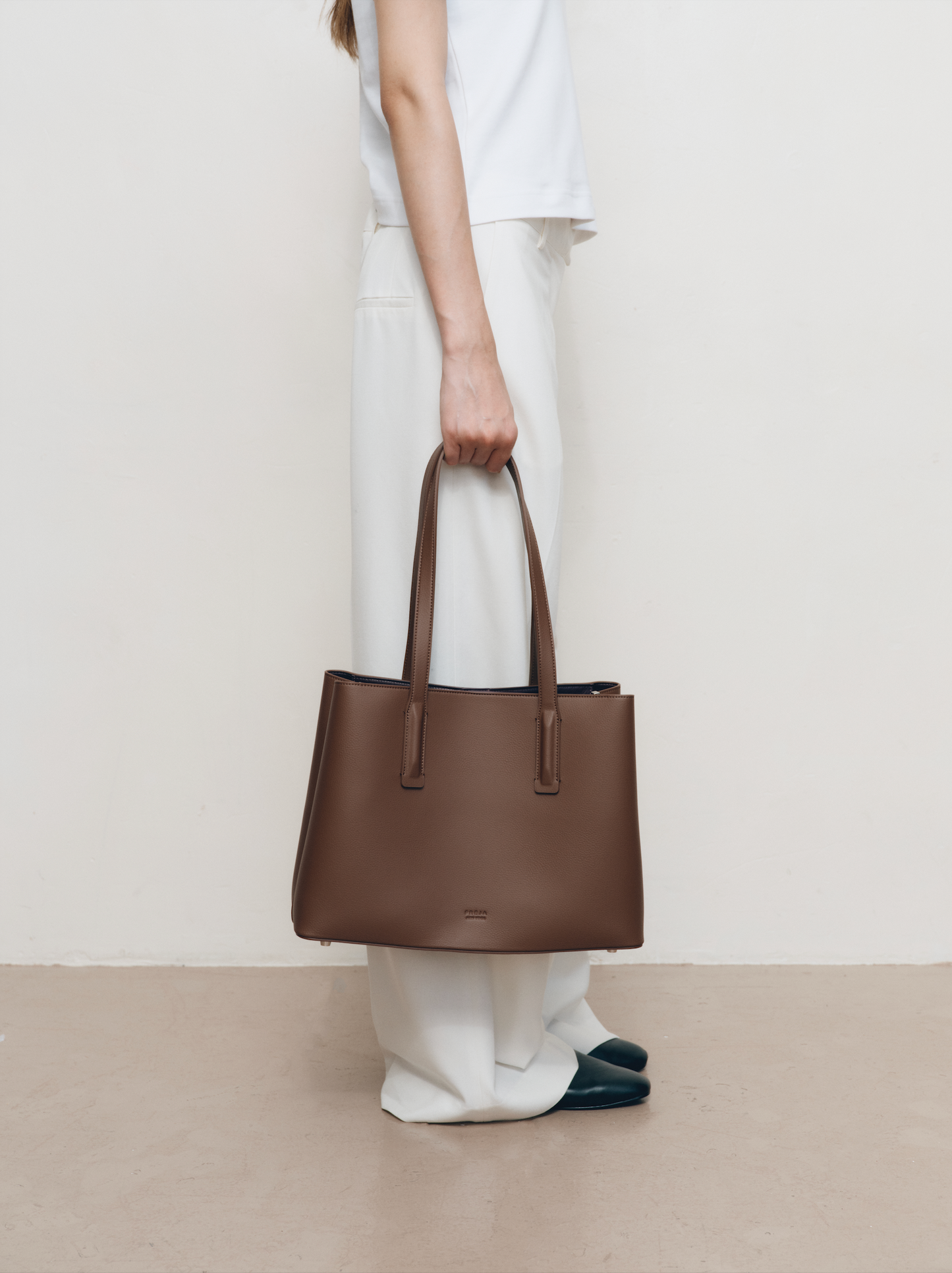 Linnea Tote Cedar