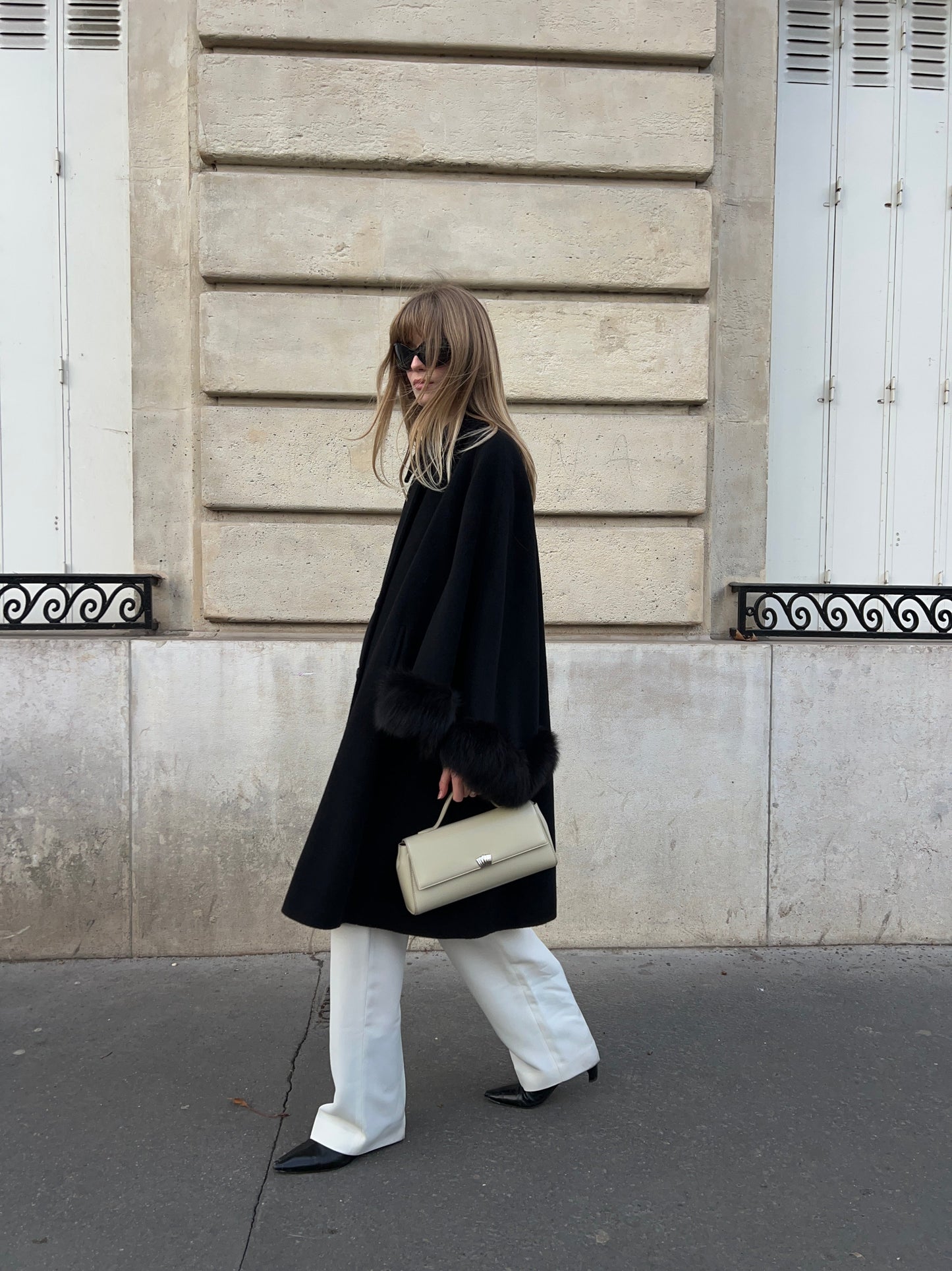 Shell Clutch Linen Gloss