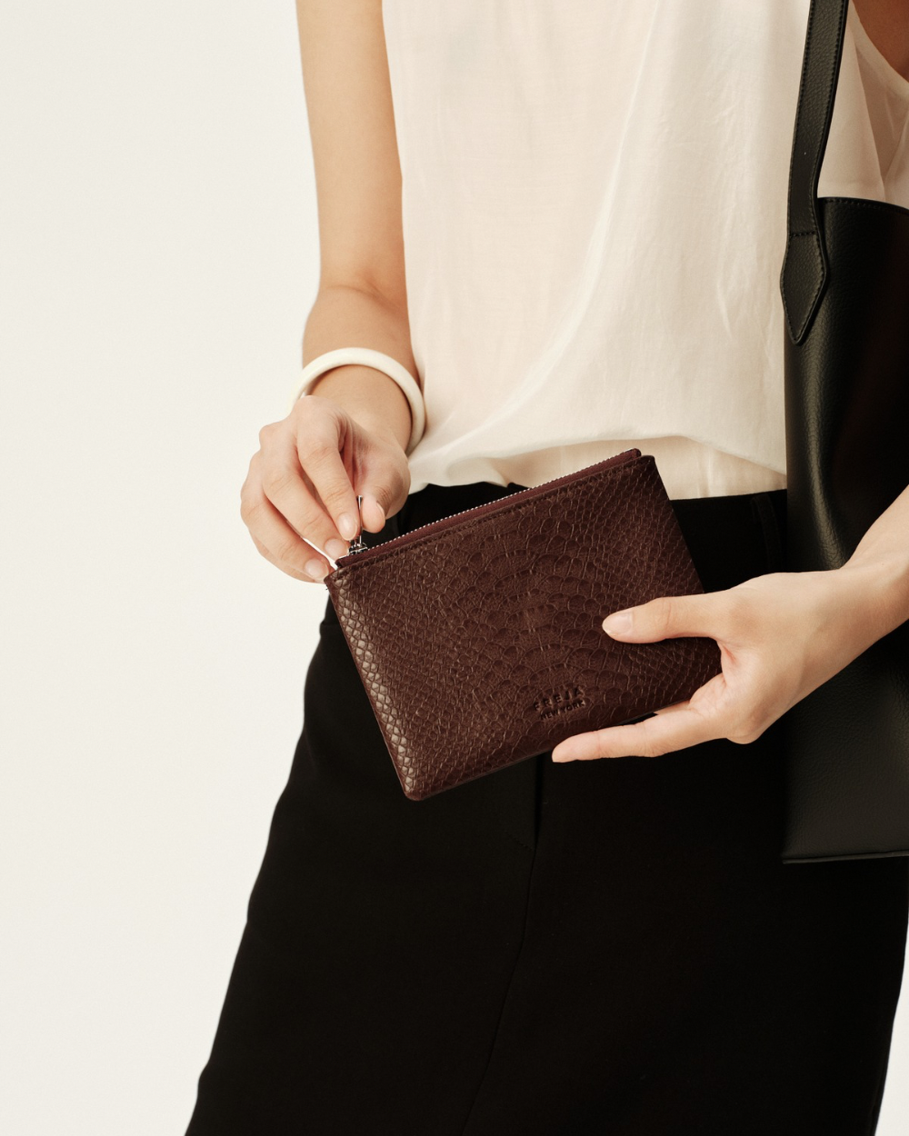 Zip Pouch 8 Berry Croc