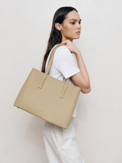 Linnea Tote Sand